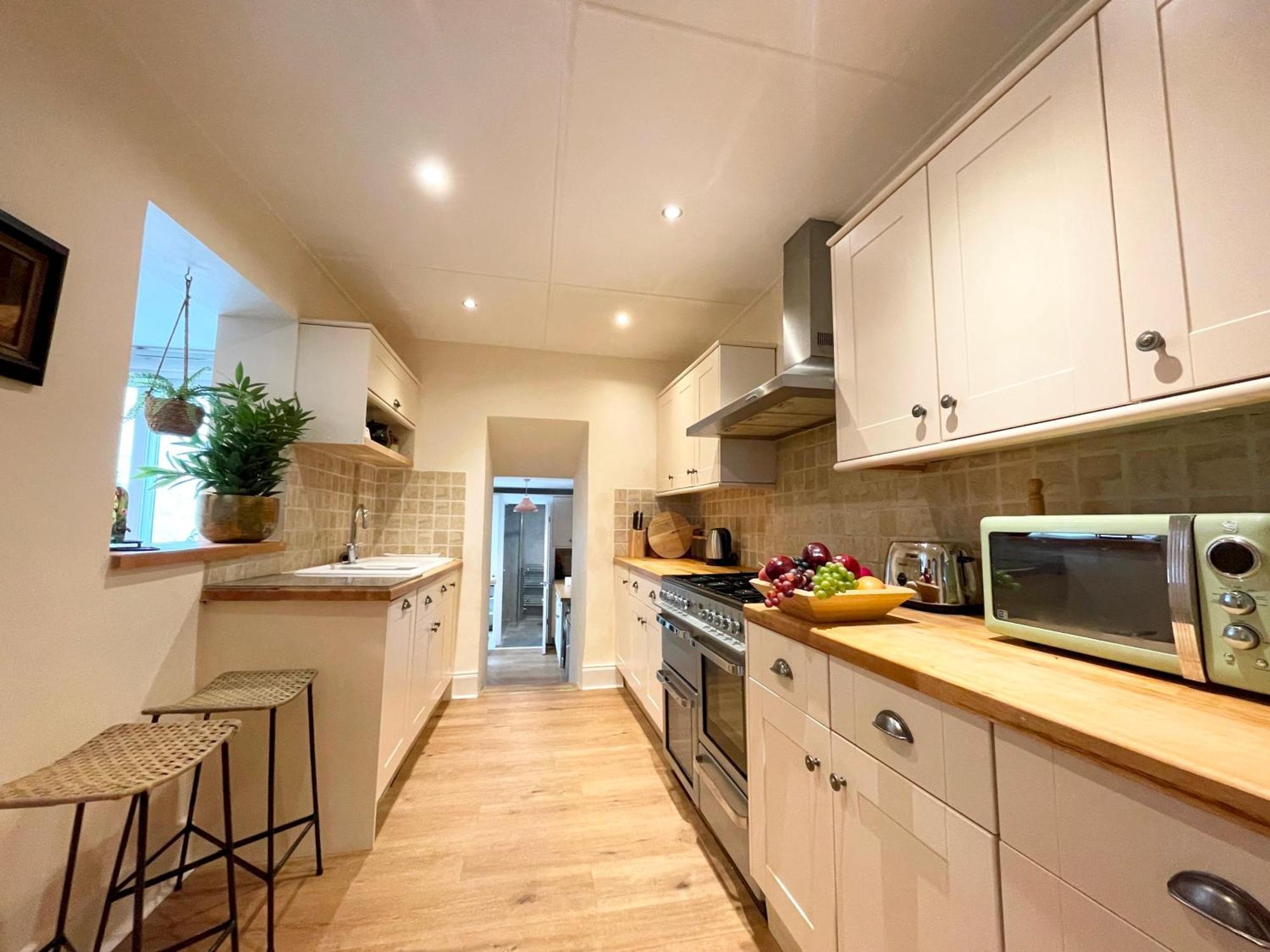 Penzance~Charming Family Home~3 Bed ~2 Bathrooms Exterior photo