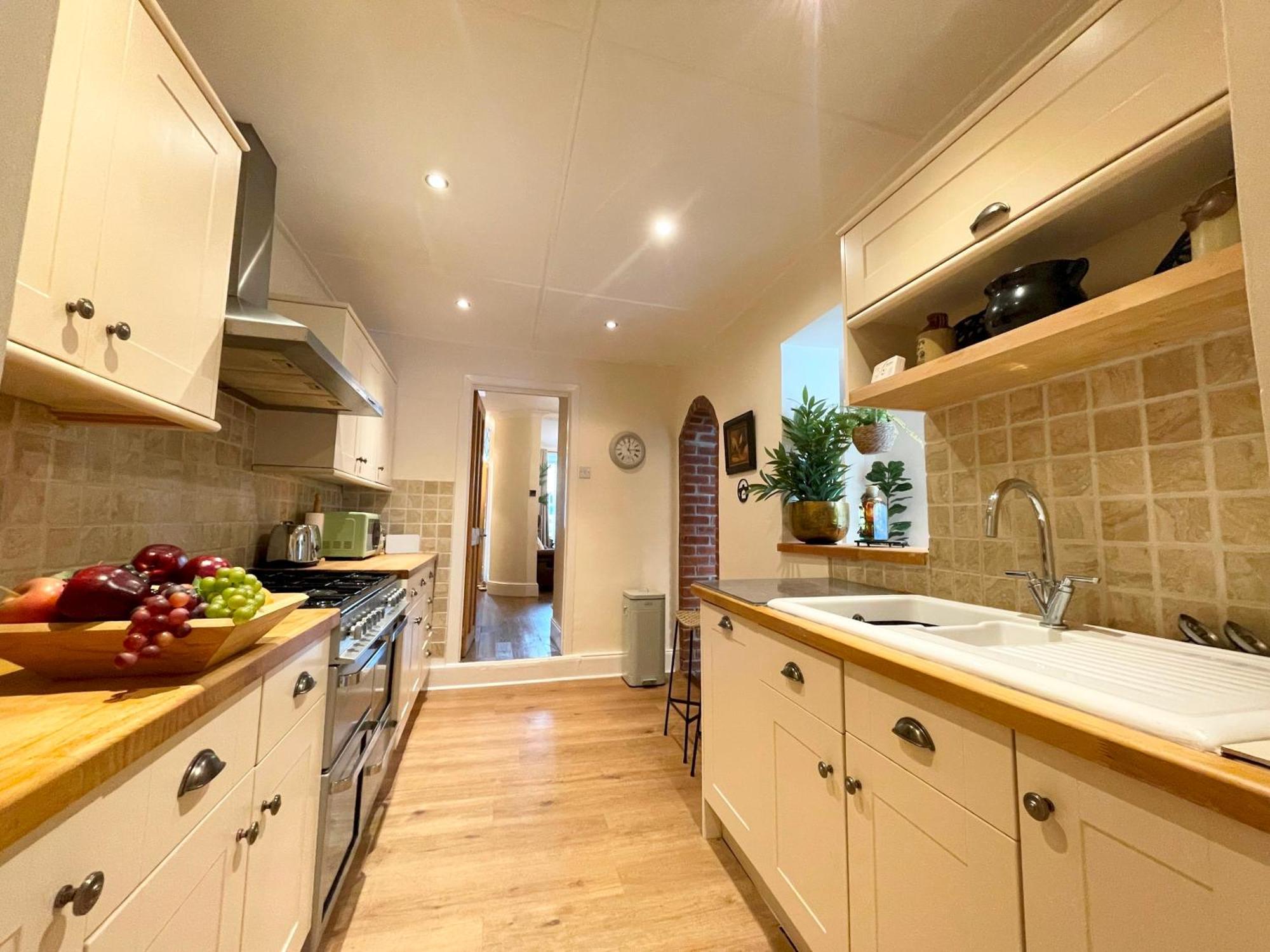 Penzance~Charming Family Home~3 Bed ~2 Bathrooms Exterior photo